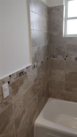 1975 NE 135th St 2H, North Miami, FL 33181