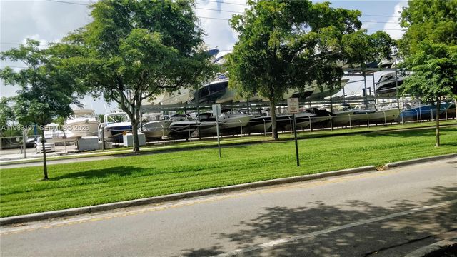 1975 NE 135th St 2H, North Miami, FL 33181