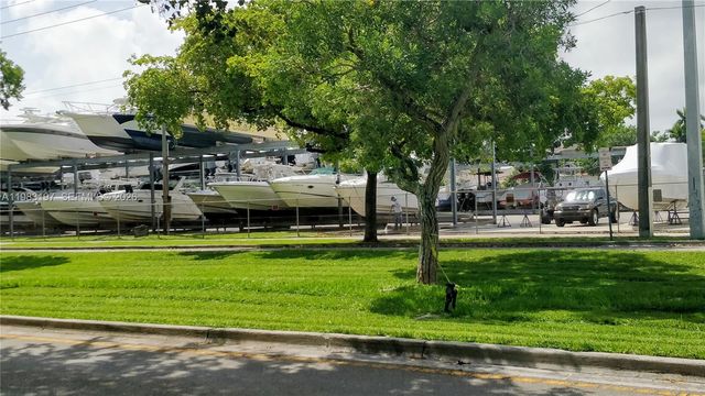 1975 NE 135th St 2H, North Miami, FL 33181