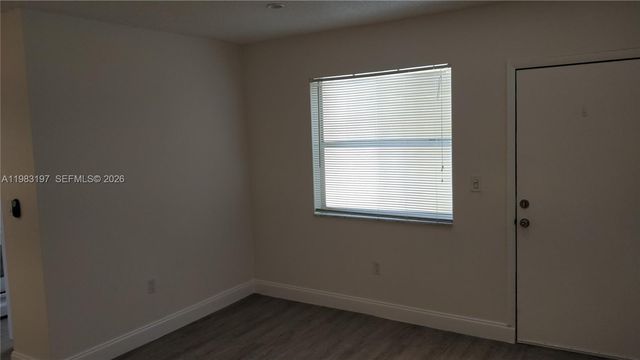 1975 NE 135th St 2H, North Miami, FL 33181