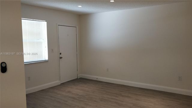 1975 NE 135th St 2H, North Miami, FL 33181