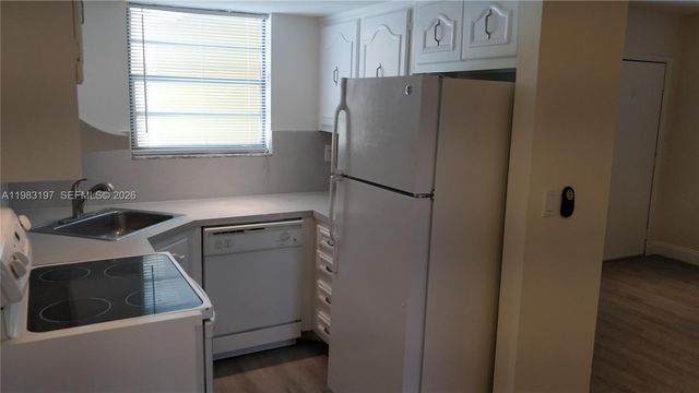 1975 NE 135th St 2H, North Miami, FL 33181