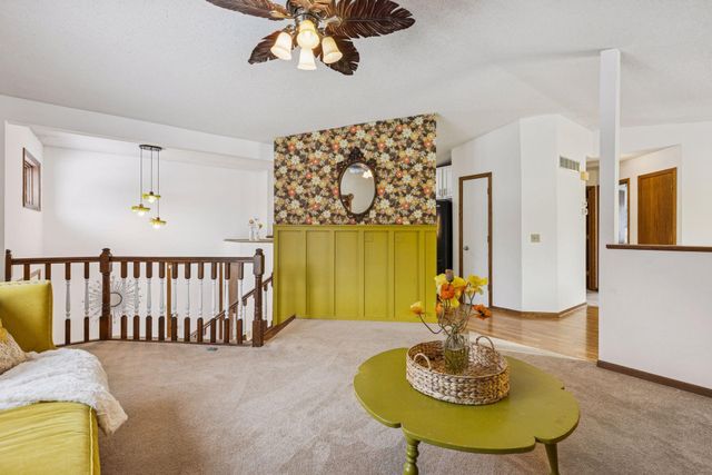 561 Dresden Drive, Chaska, MN 55318