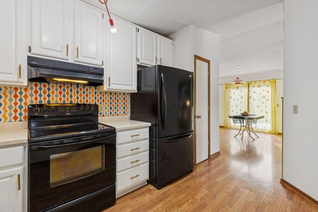 561 Dresden Drive, Chaska, MN 55318