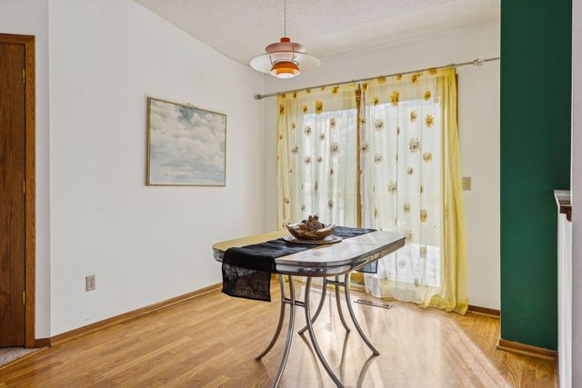 561 Dresden Drive, Chaska, MN 55318