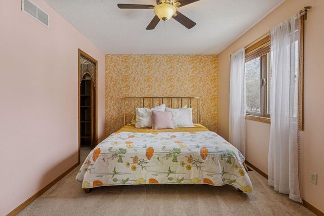 561 Dresden Drive, Chaska, MN 55318