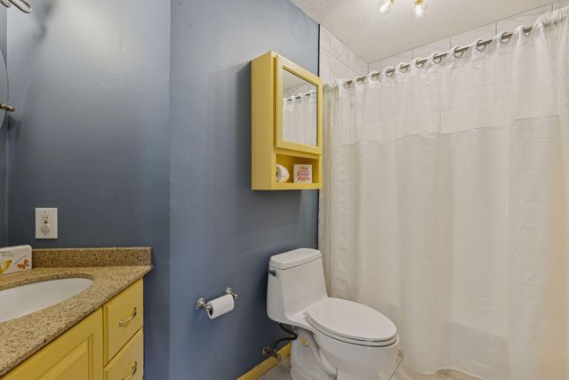 561 Dresden Drive, Chaska, MN 55318