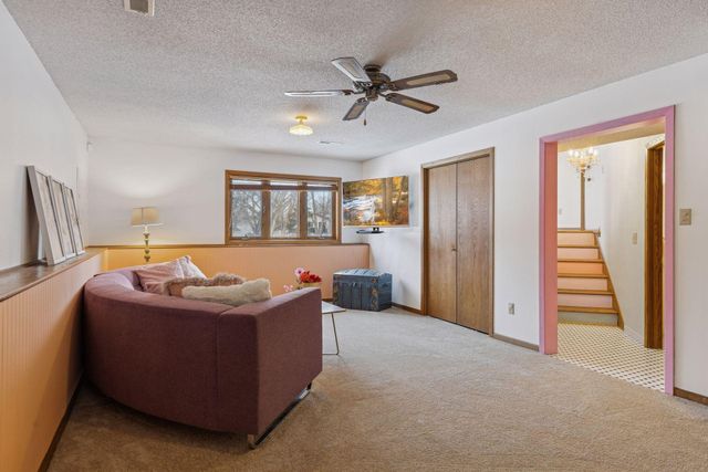 561 Dresden Drive, Chaska, MN 55318