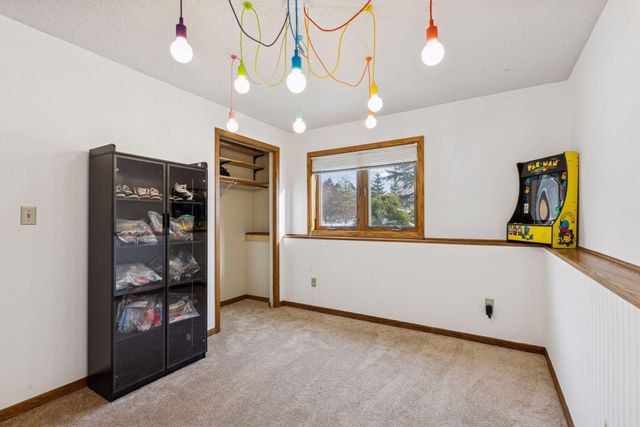 561 Dresden Drive, Chaska, MN 55318