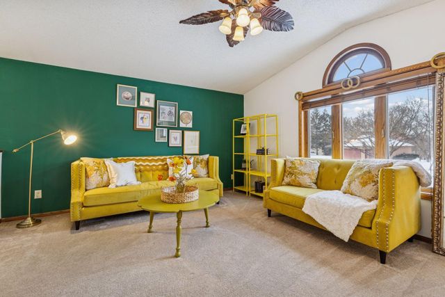 561 Dresden Drive, Chaska, MN 55318