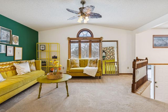 561 Dresden Drive, Chaska, MN 55318