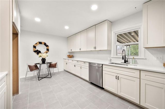 709 SW 7th Street, Lee's Summit, MO 64081