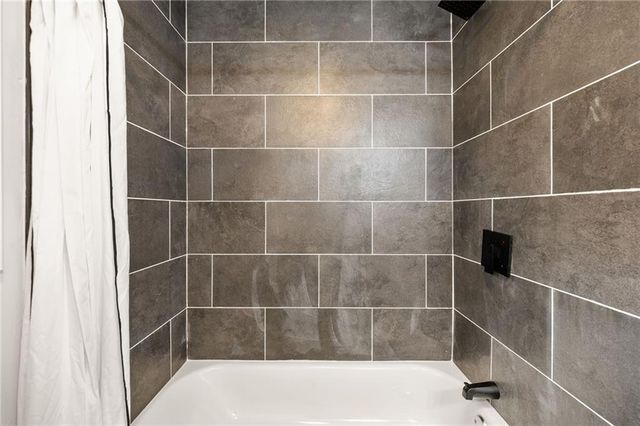 709 SW 7th Street, Lee's Summit, MO 64081