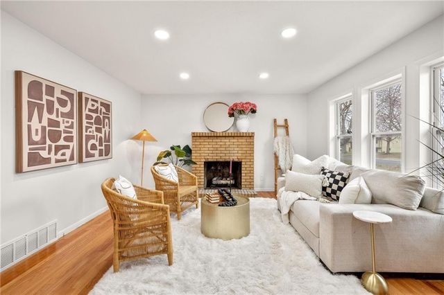 709 SW 7th Street, Lee's Summit, MO 64081