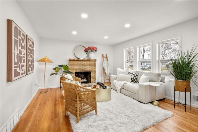 709 SW 7th Street, Lee's Summit, MO 64081