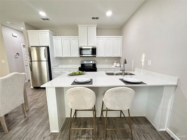 7811 N 58th Lane 1, Mission, TX 78573
