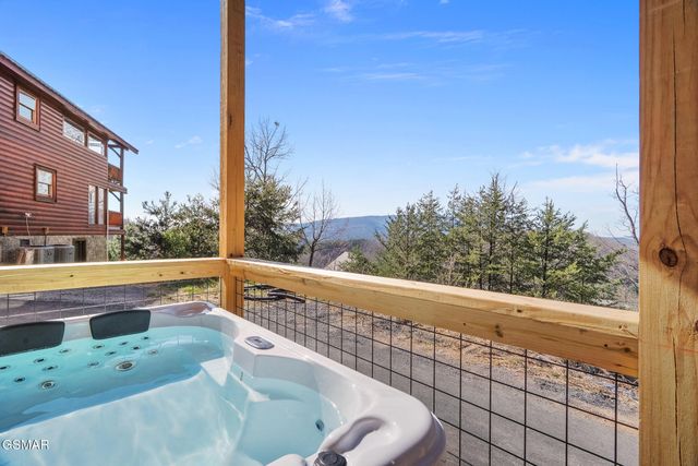 1219 Bird Nest Way, Sevierville, TN 37862