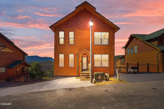 1219 Bird Nest Way, Sevierville, TN 37862