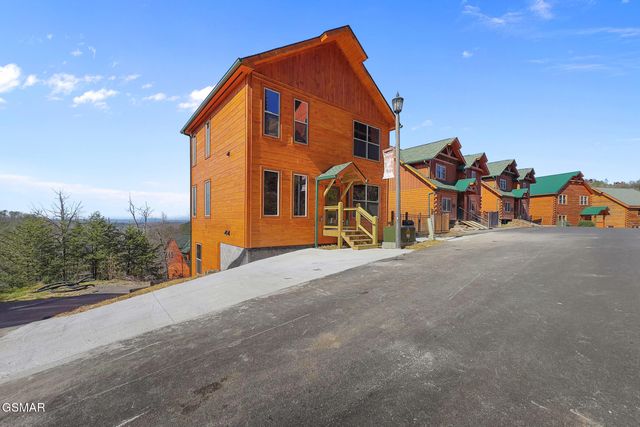 1219 Bird Nest Way, Sevierville, TN 37862