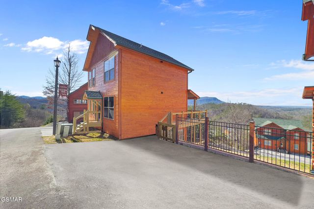 1219 Bird Nest Way, Sevierville, TN 37862