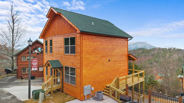 1219 Bird Nest Way, Sevierville, TN 37862