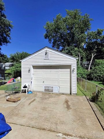 3265 Lynros Drive, St Ann, MO 63074