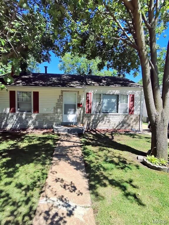 3265 Lynros Drive, St Ann, MO 63074