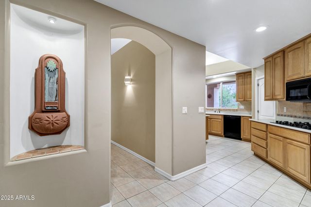 3819 E Ivyglen Street, Mesa, AZ 85205