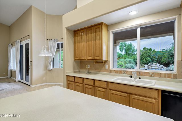 3819 E Ivyglen Street, Mesa, AZ 85205