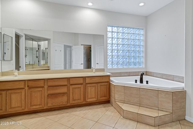 3819 E Ivyglen Street, Mesa, AZ 85205