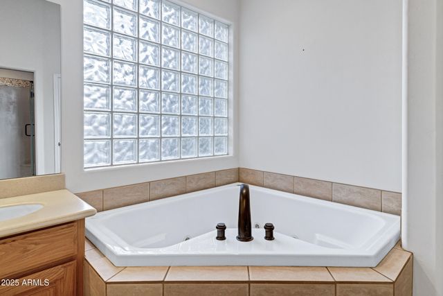 3819 E Ivyglen Street, Mesa, AZ 85205