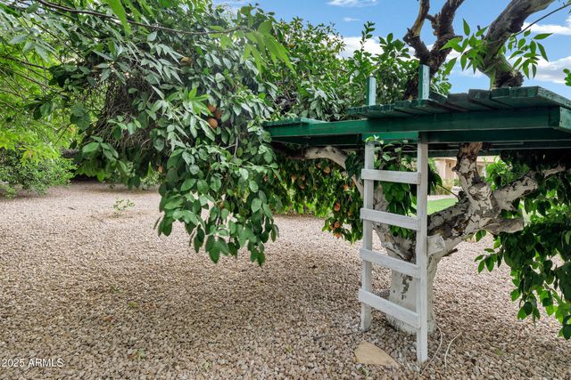 3819 E Ivyglen Street, Mesa, AZ 85205