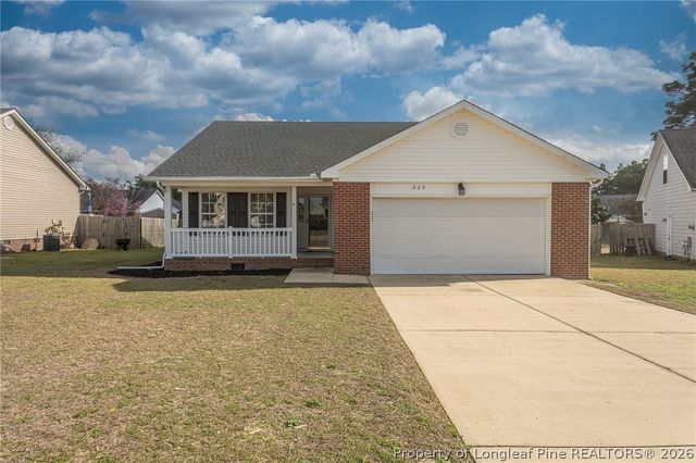 625 Creedmoore Circle, Hope Mills, NC 28348