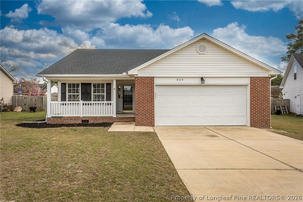 625 Creedmoore Circle, Hope Mills, NC 28348