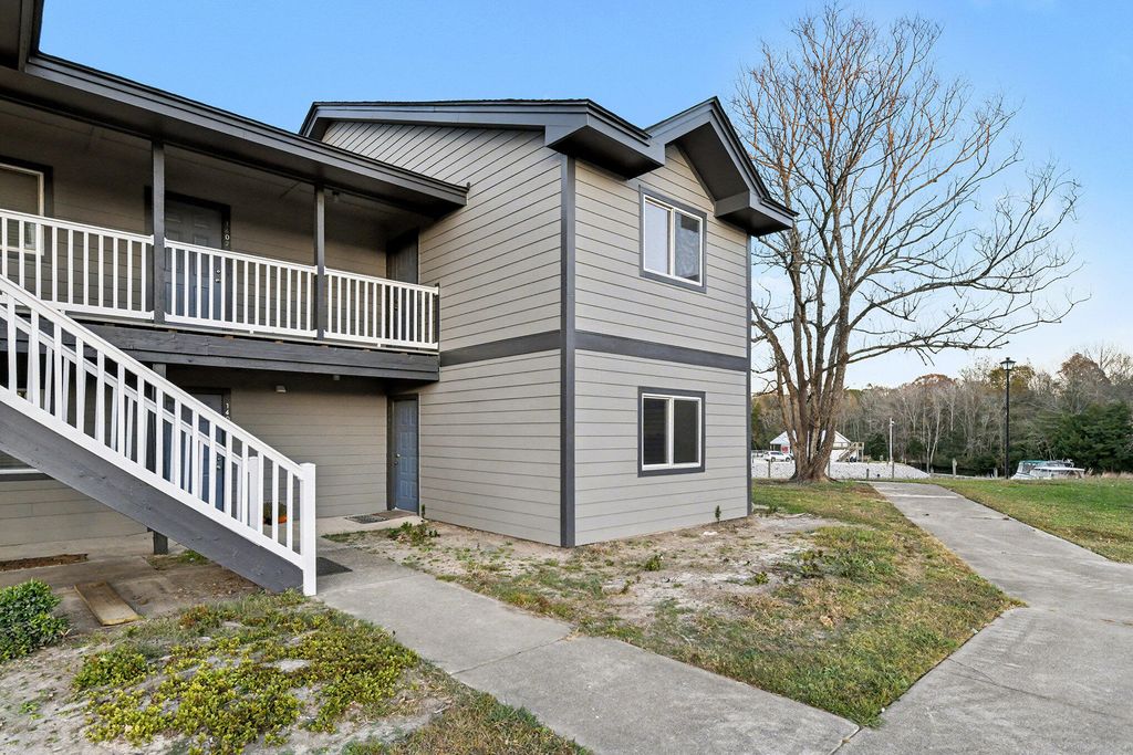 1404 Tailrace Drive, Moncks Corner, SC 29461