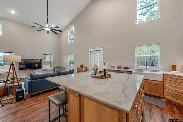 11184 County Road 3420, Brownsboro, TX 75756