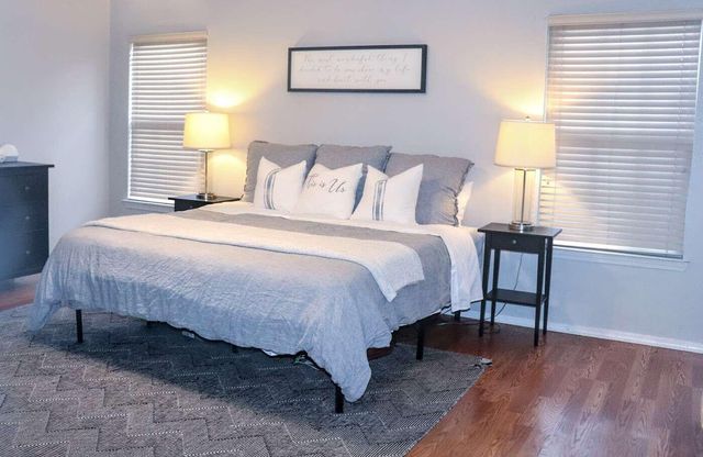 1022 N Crenshaw Court, Visalia, CA 93291