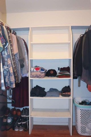 1022 N Crenshaw Court, Visalia, CA 93291