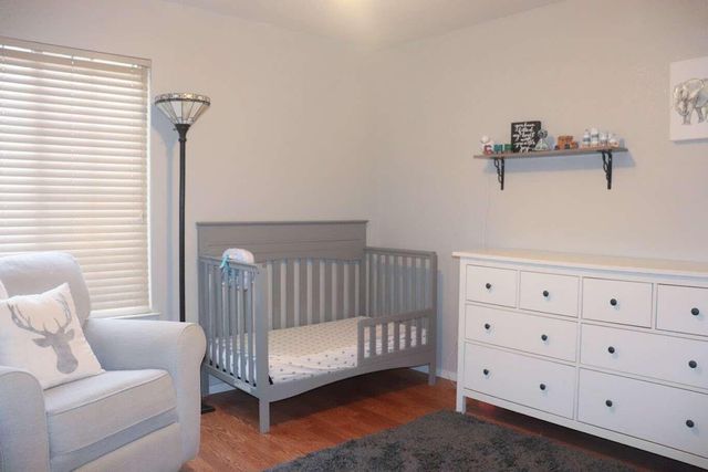 1022 N Crenshaw Court, Visalia, CA 93291