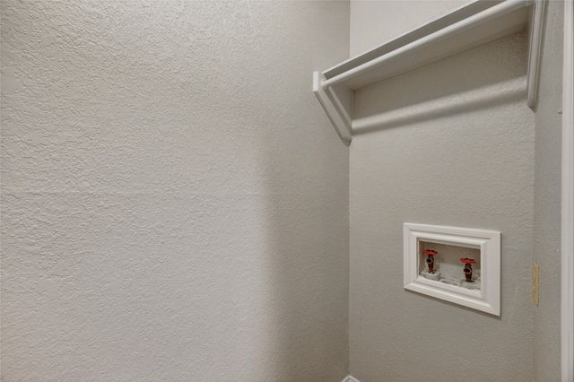 2724 Countryside Lane, Fort Worth, TX 76133