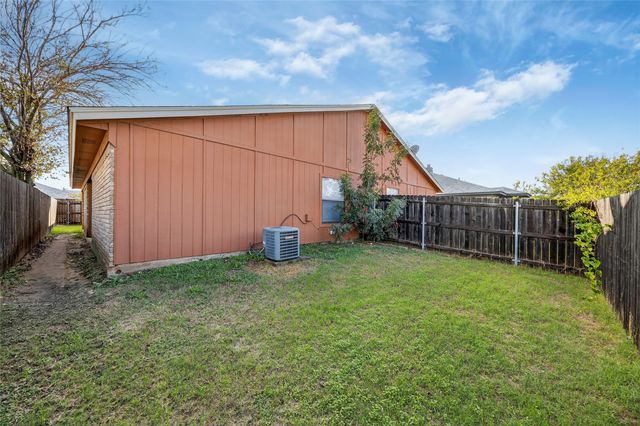 2724 Countryside Lane, Fort Worth, TX 76133