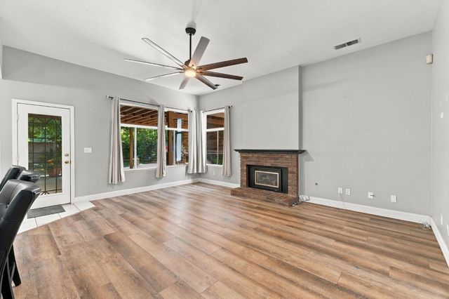 2074 Calimyrna Avenue, Clovis, CA 93611
