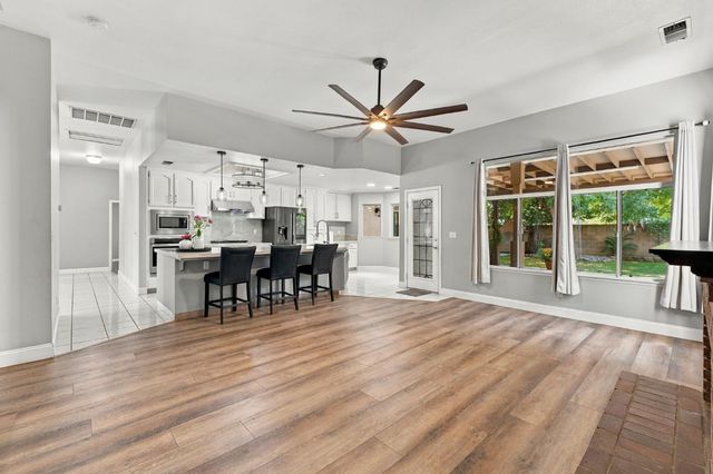 2074 Calimyrna Avenue, Clovis, CA 93611