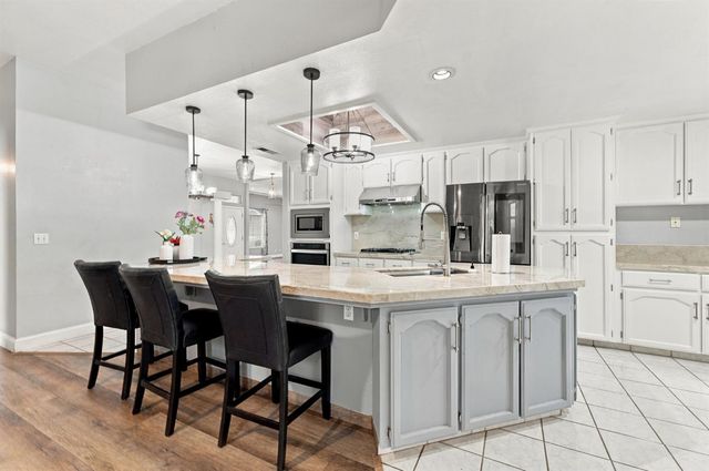 2074 Calimyrna Avenue, Clovis, CA 93611