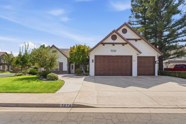 2074 Calimyrna Avenue, Clovis, CA 93611