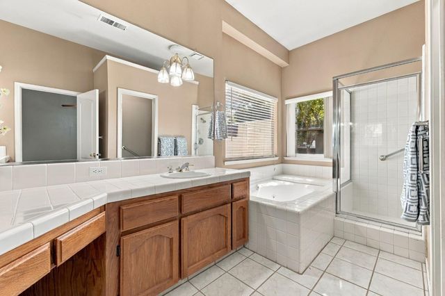 2074 Calimyrna Avenue, Clovis, CA 93611