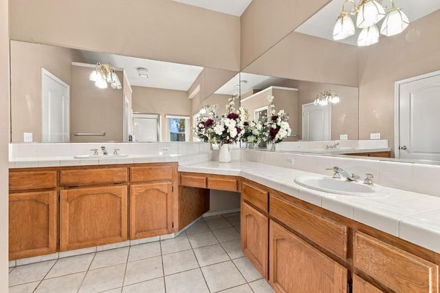 2074 Calimyrna Avenue, Clovis, CA 93611