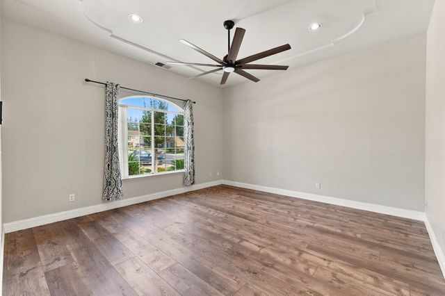 2074 Calimyrna Avenue, Clovis, CA 93611