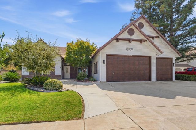 2074 Calimyrna Avenue, Clovis, CA 93611