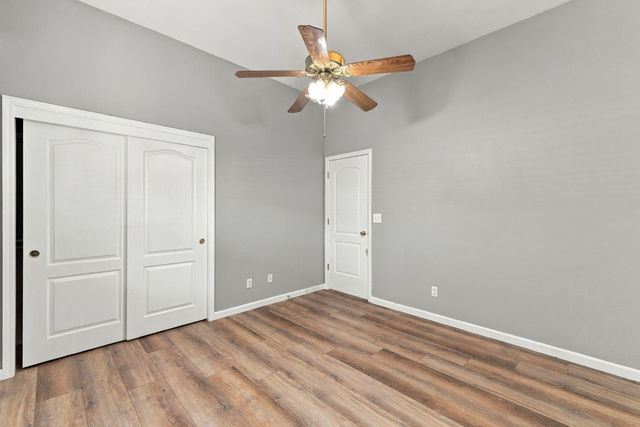 2074 Calimyrna Avenue, Clovis, CA 93611